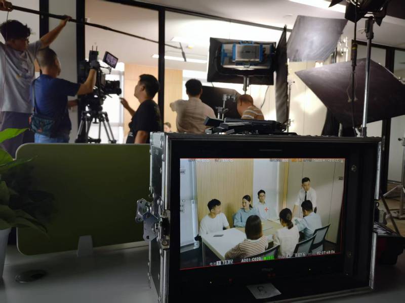 永新县TVC拍摄公司：科技产品视觉化大师，诠释未来感与功能美学